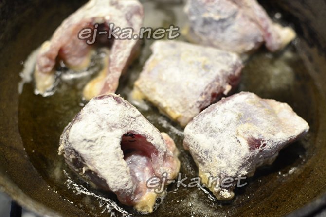 Щука на сковороде: как вкусно приготовить жареную рыбу, филе и икру, щука в духовке | berlogakarelia.ru